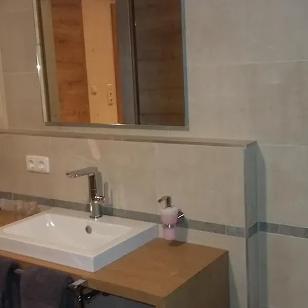 阿尔潘兰德公寓酒店 * 莱尔莫斯